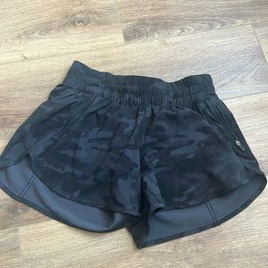 lululemon Tracker short